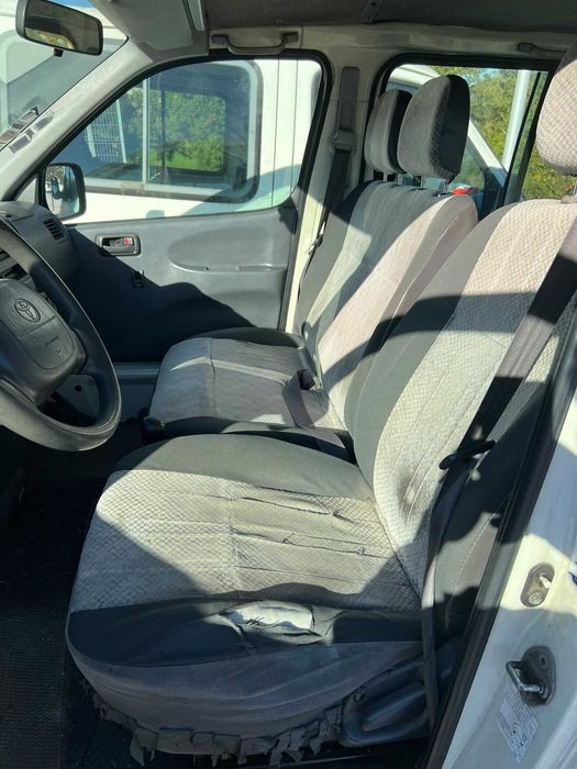 Venda de 2 Carrinhas TOYOTA FORD