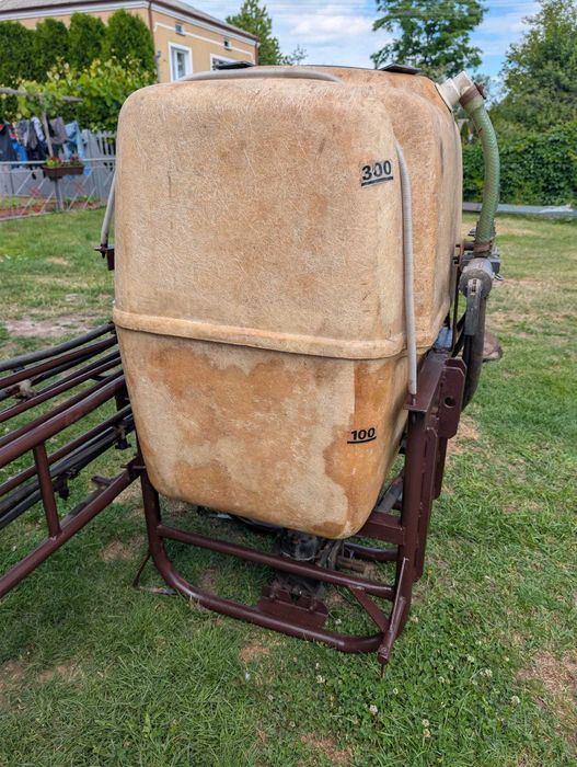 opryskiwacz 300L