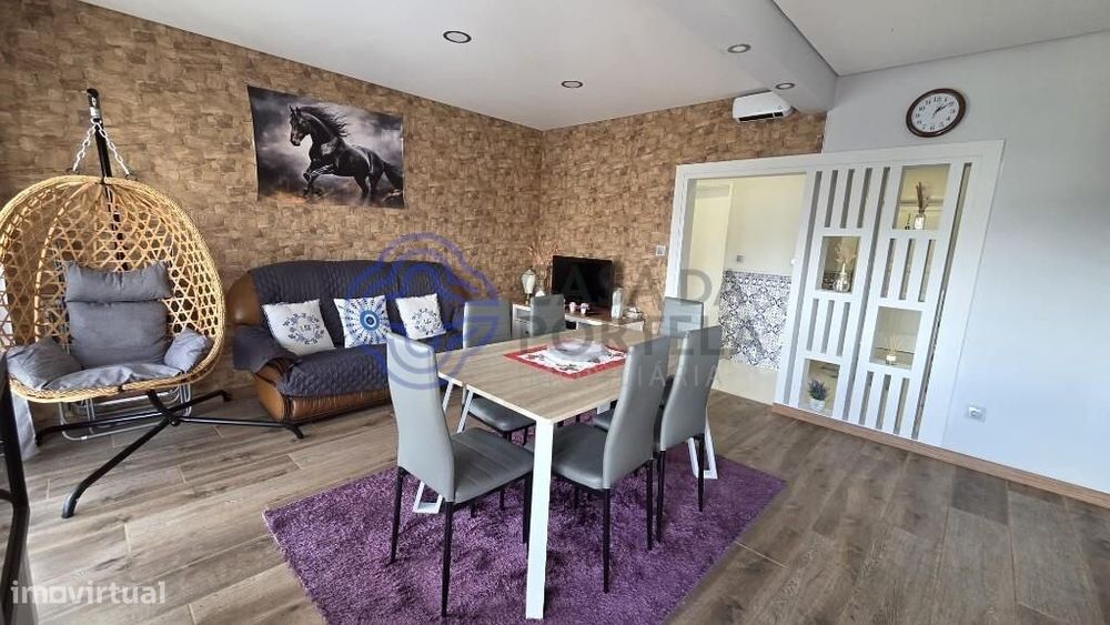 Apartamento T2 com garagem, jardim privativo e excelente localização