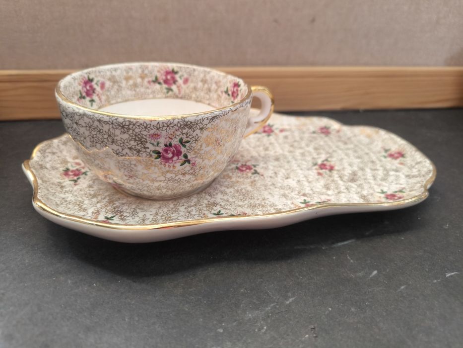 Elegante Conjunto de Chá Vintage em Porcelana