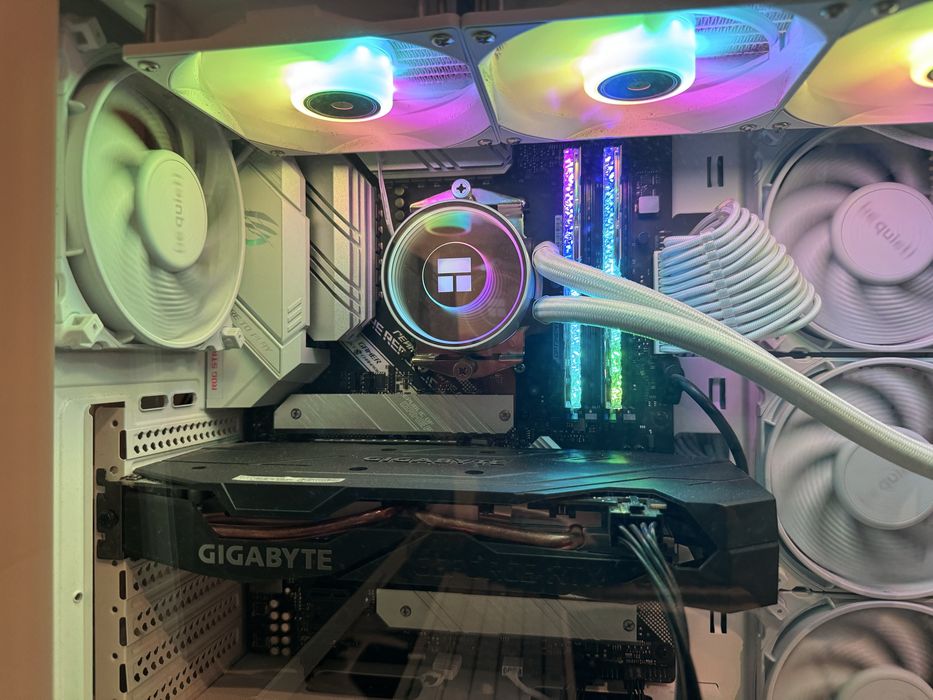 Sprzedam komputer całość lub na czesci.