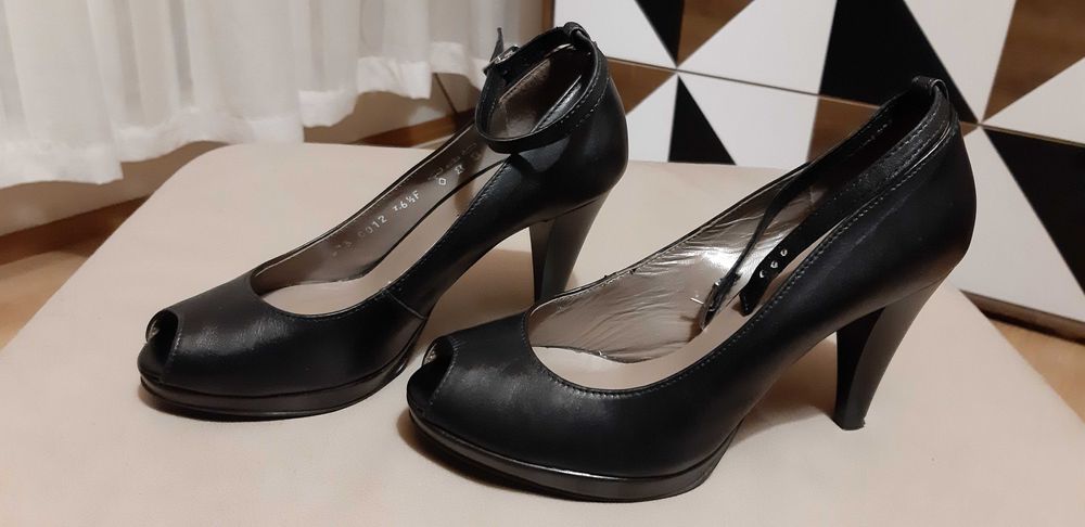 Ryłko Estima 36,5 czarne eleganckie szpilki czółenka