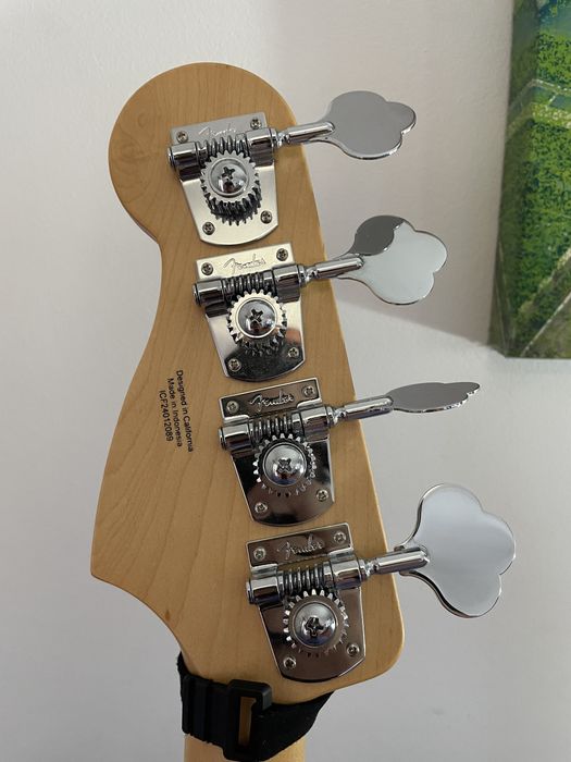 Fender Standard Precision Bass