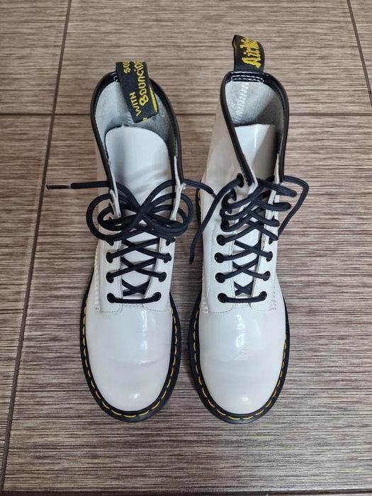 шкіряні лакові білі черевики Dr.Martens,  оригінал