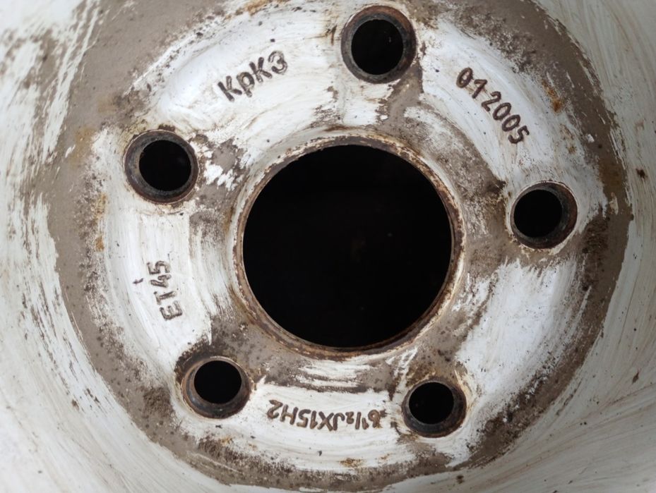 Зимова резина на волговських дисках R15*205*65 YOKOHAMA+ ШИПИ