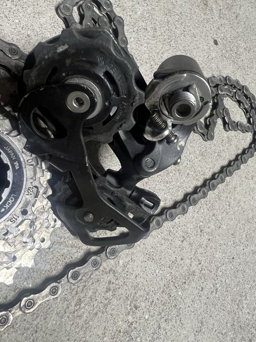 Desviador Ultegra 11v e cassete 105