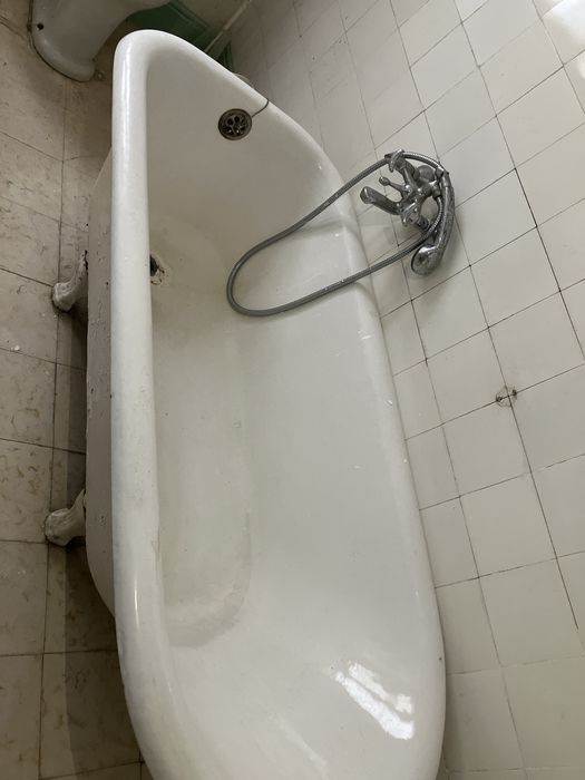 Banheira antiga em ferro fundido – vintage