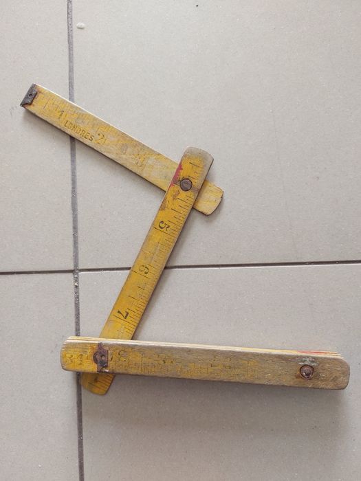 Metro articulado madeira antigo