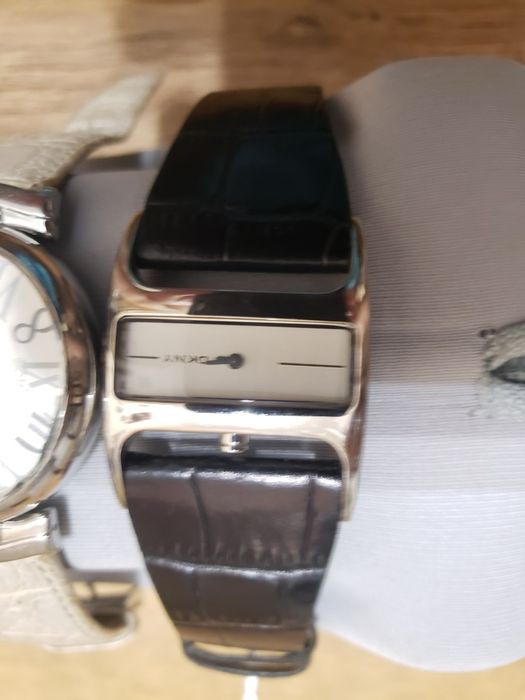 Годинники жіночі різні бренди робочі