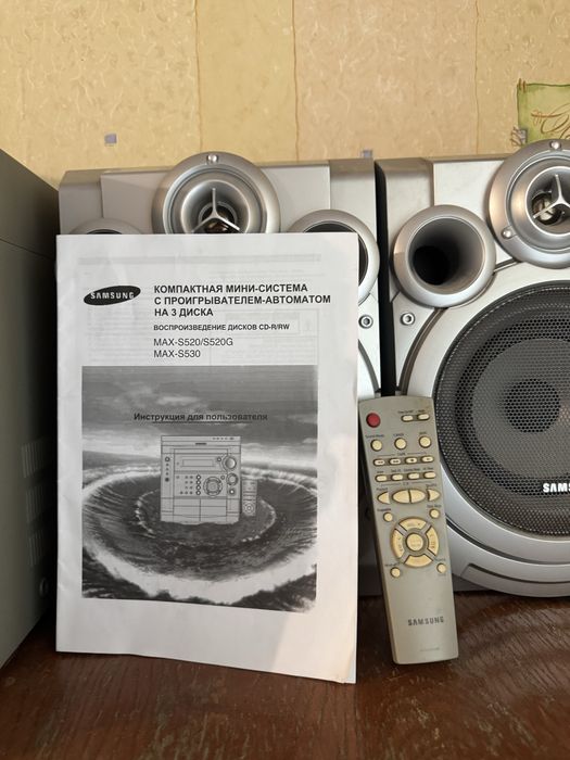 Музыкальный центр Samsung MAX-S520G.