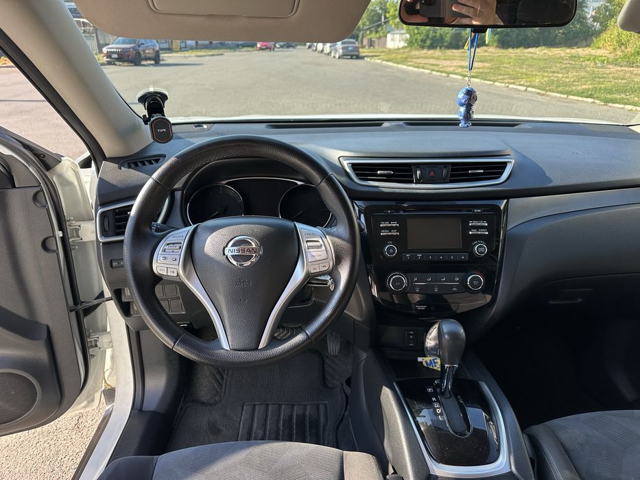 Nissan Rogue S 2015 — доглянутий сімейний автомобіль