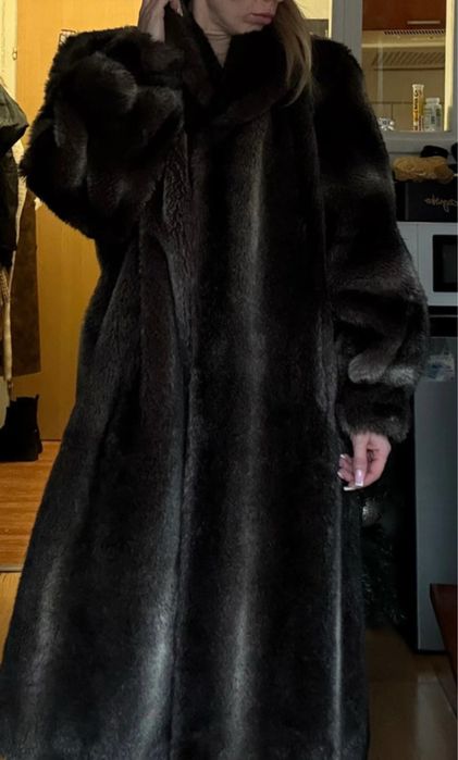 Długie brązowe futro C&A