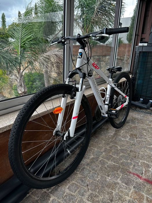 Bicicleta Rockrider ST 100 (BTT/Mountain Bike)