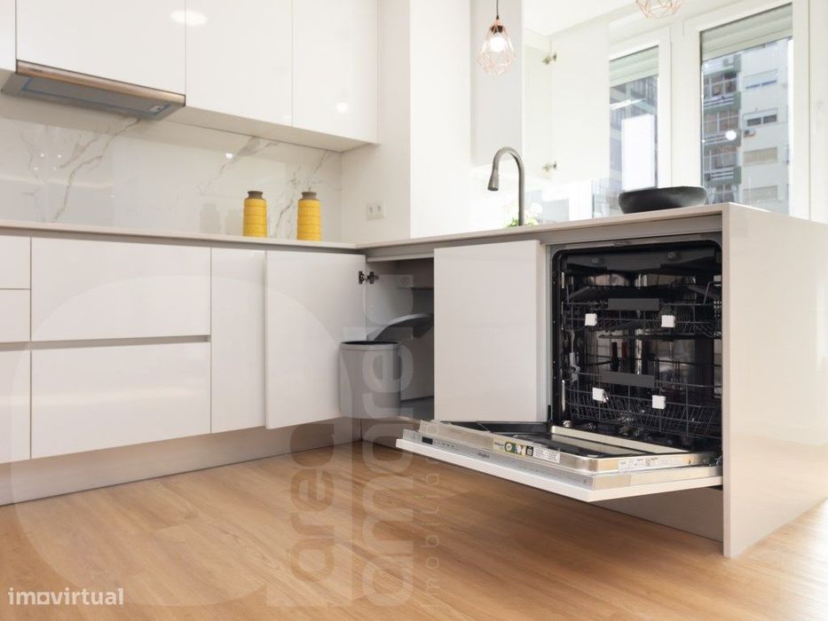 Apartamento T2 Amora, Seixal — Amora, Setúbal