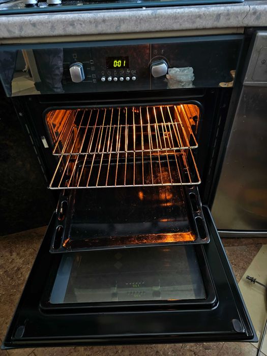 ARISTON piekarnik do zabudowy. Termoobieg, grill, rożen