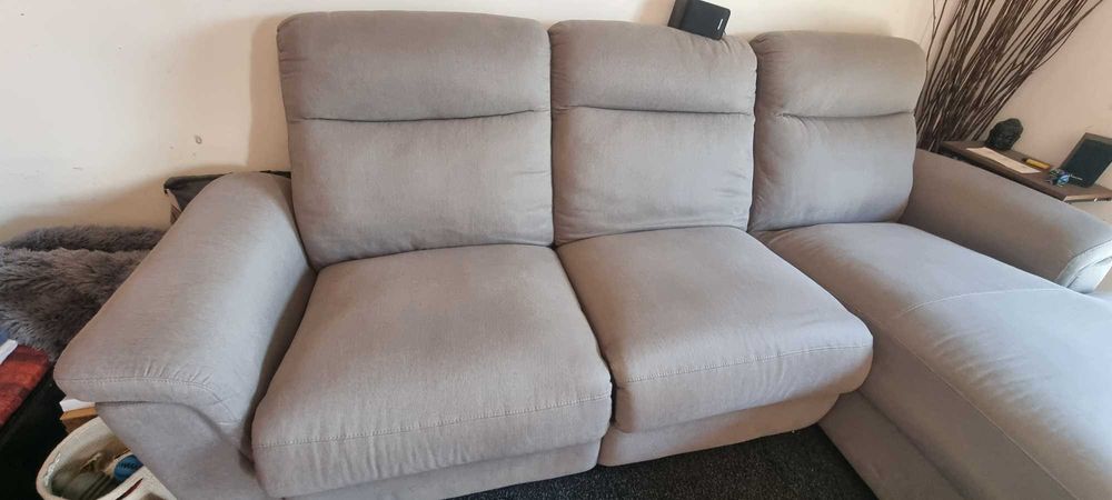Sofá com Chaise Longue e Relex automático