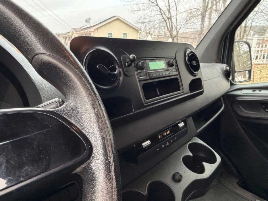 Mercedes-Benz  Sprinter      2019