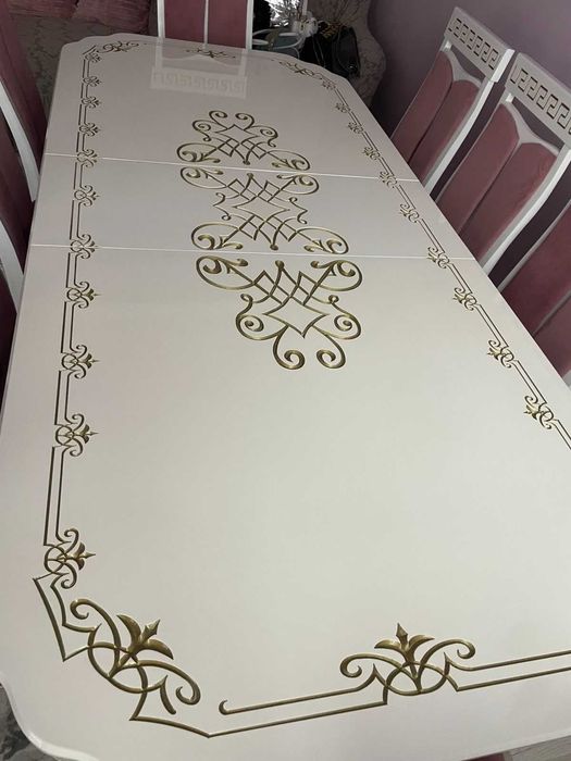 Продам стіл в гарному стані