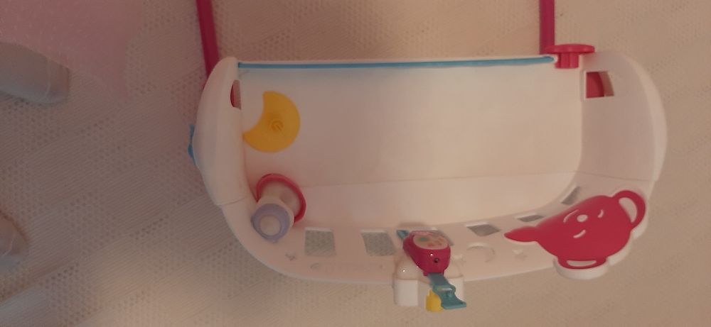 Cama de bebé marca Nenuco para crianças,com acessórios