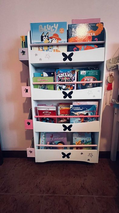 Estante Infantil para Livros – Fixação à Parede | Excelente Estado