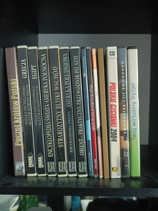 Kolekcja encyklopedii na płytach CD