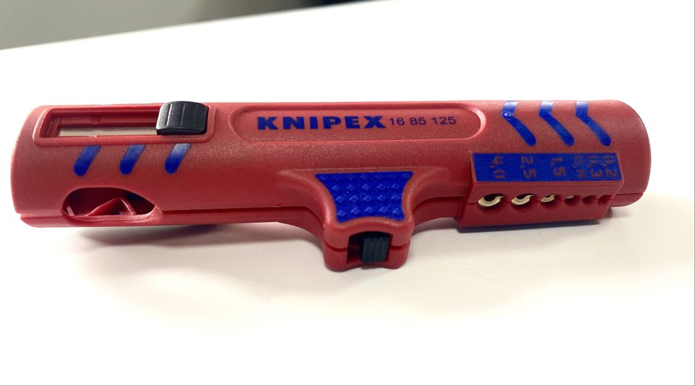 Універсальний інструмент для зняття ізоляціі Knipex 16 85 125 SB