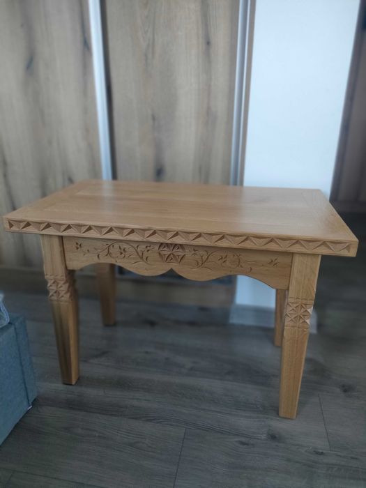 Sprzedam nowy dębowy stolik kawowy