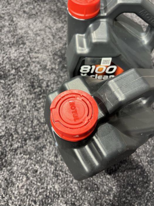 Motul 8100 X-clean+ 5W30