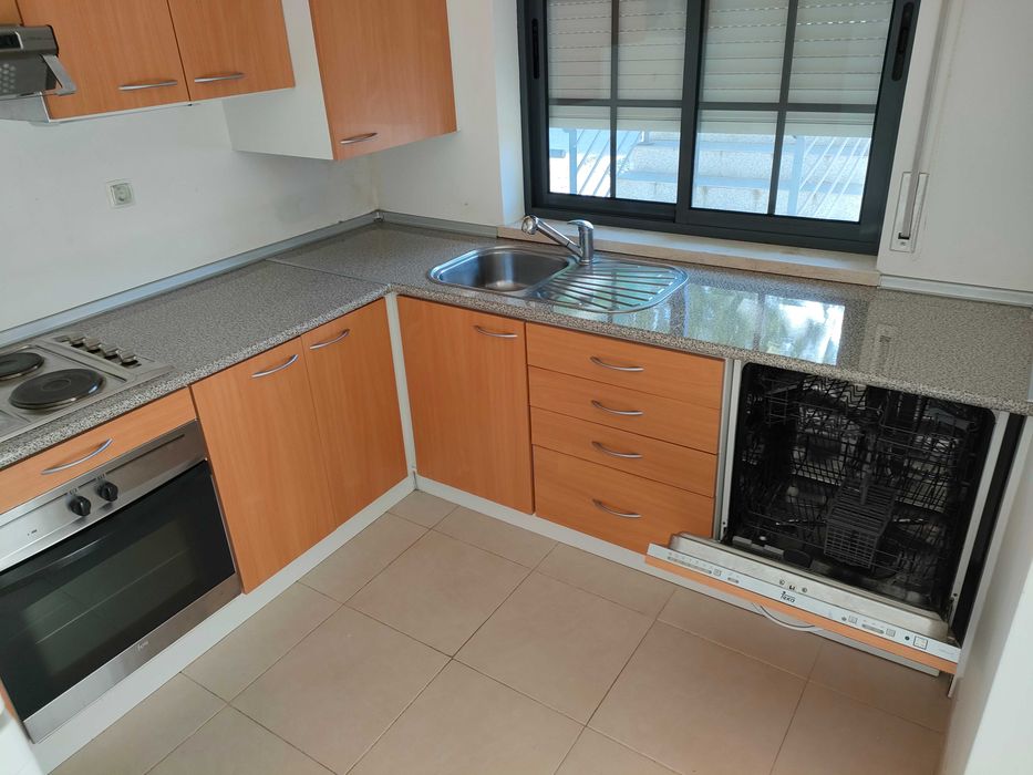 Apartamento T1 para arrendar em condomínio fechado
