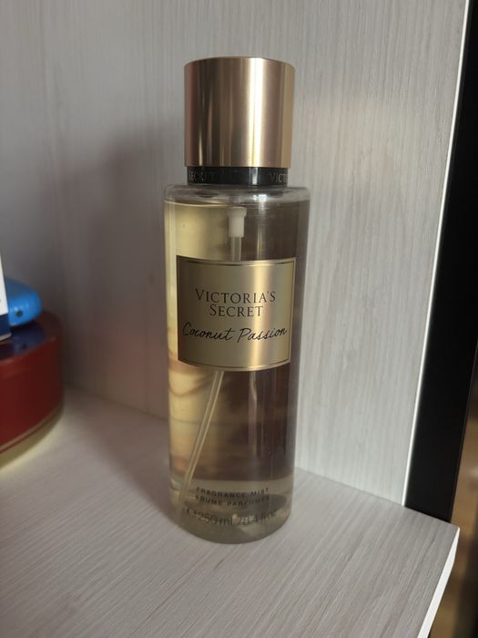 Mgielka Victoria’s Secret Coconut Passion idealna na lato