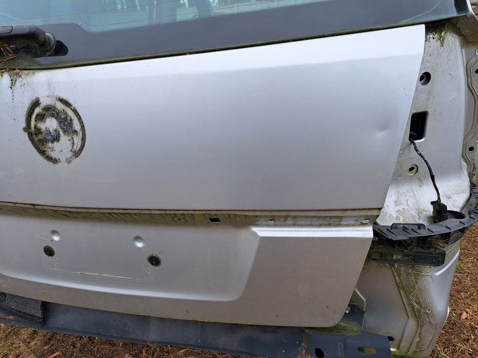 Klapa bagażnika Opel Zafira b z176