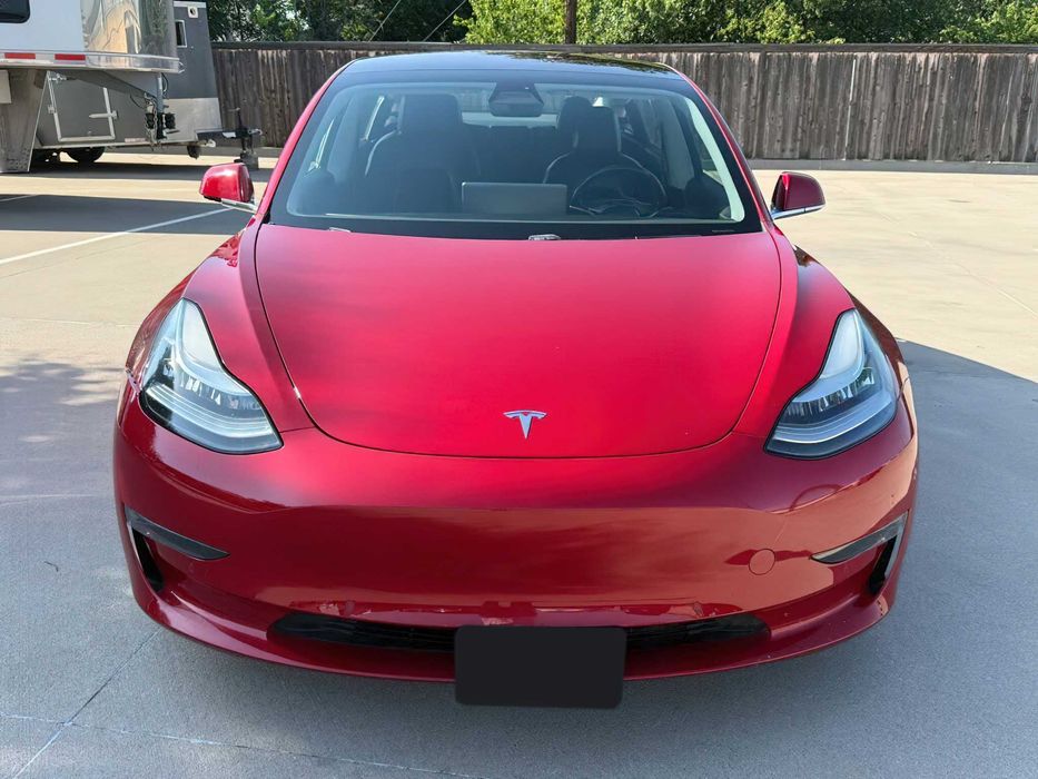 Tesla Model 3      2018