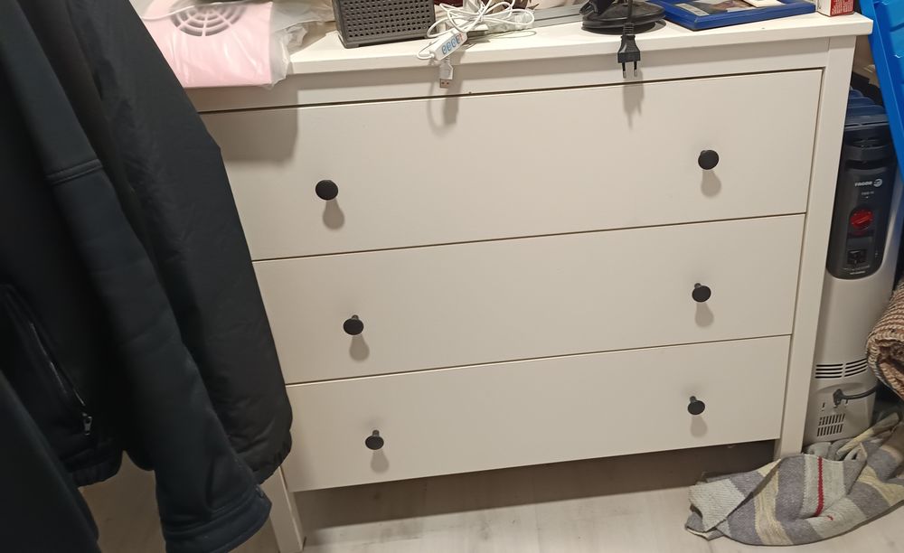 Duas Cómodas com 3 gavetas
