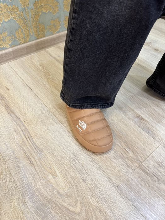 Слипоны, моли фирменные, Skims