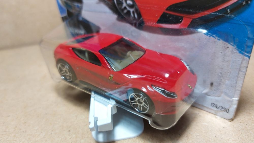 Hot Wheels Ferrari F12 Berlinetta