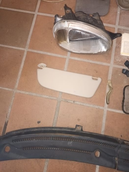 peças para Opel Corsa b 1.5 de 1994 a 1999
- grelhas pára-brisa