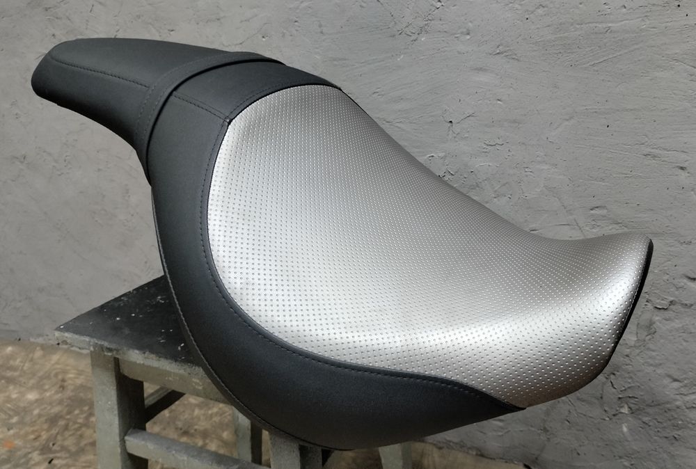 Сидіння Kawasaki Vulcan 900 custom