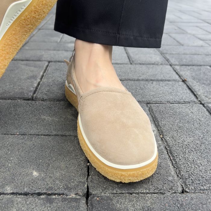 Красиві, стильні, шкіряні сліпони бренду ЕССО.