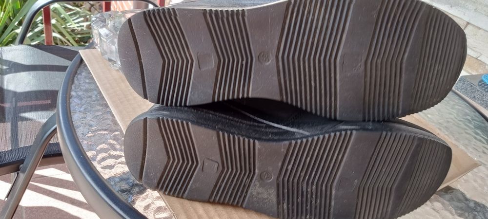 Buty damskie na koturnie