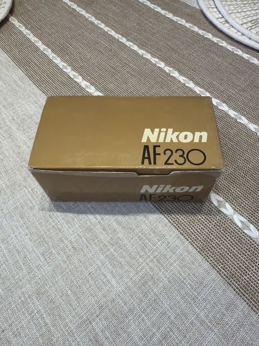 Плівковий фотоапарат Nikon