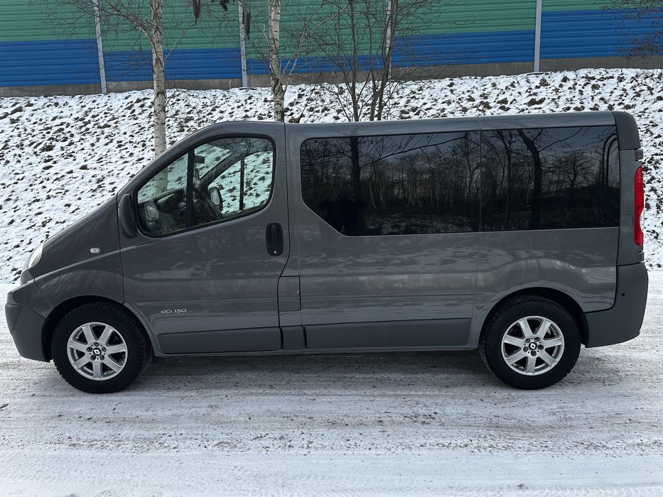 Renault Trafik 2.5 DCI Passenger 8 osobowy