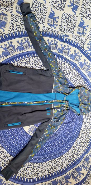 Bluza softshell dziecięca 140 (Crivit)
Stan bardzo