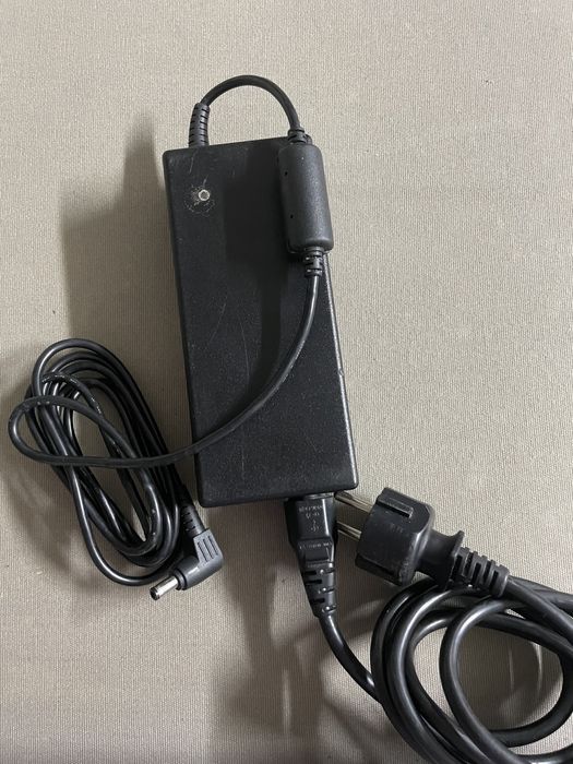 Pc asus + carregador