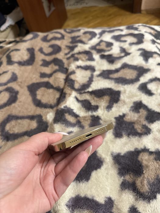 Продам IPhone 12 pro max