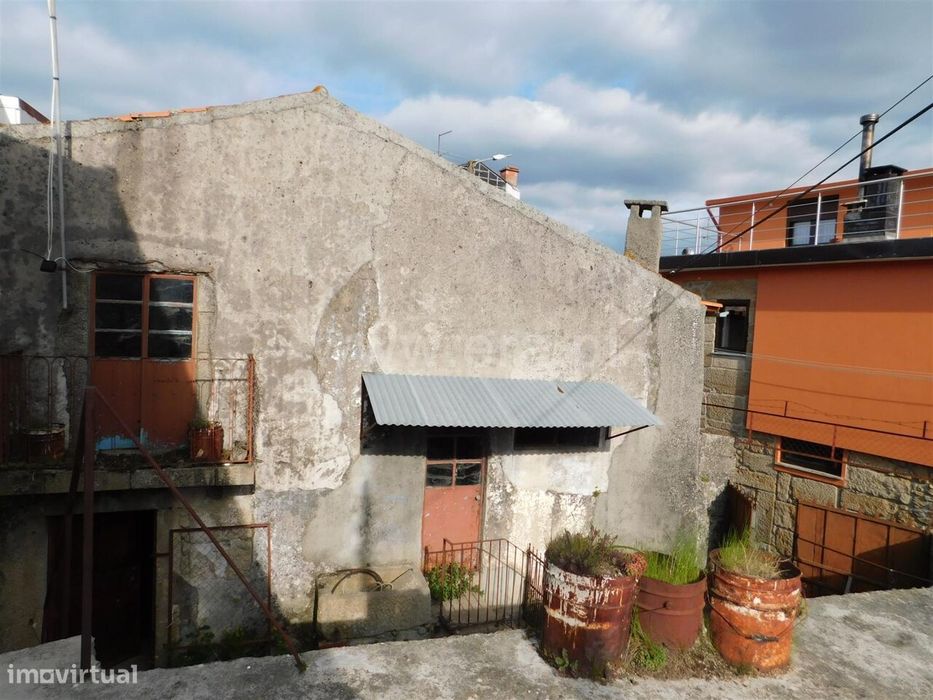 Moradia T2 / Seia, Pinhanços