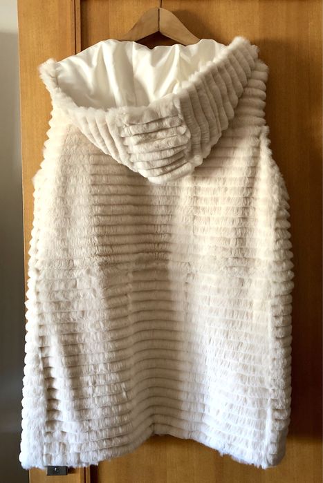 Colete em pele de coelho