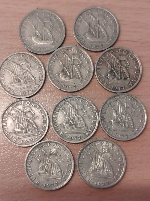 Lote de 10 moedas de 2.50 escudos (1977)
