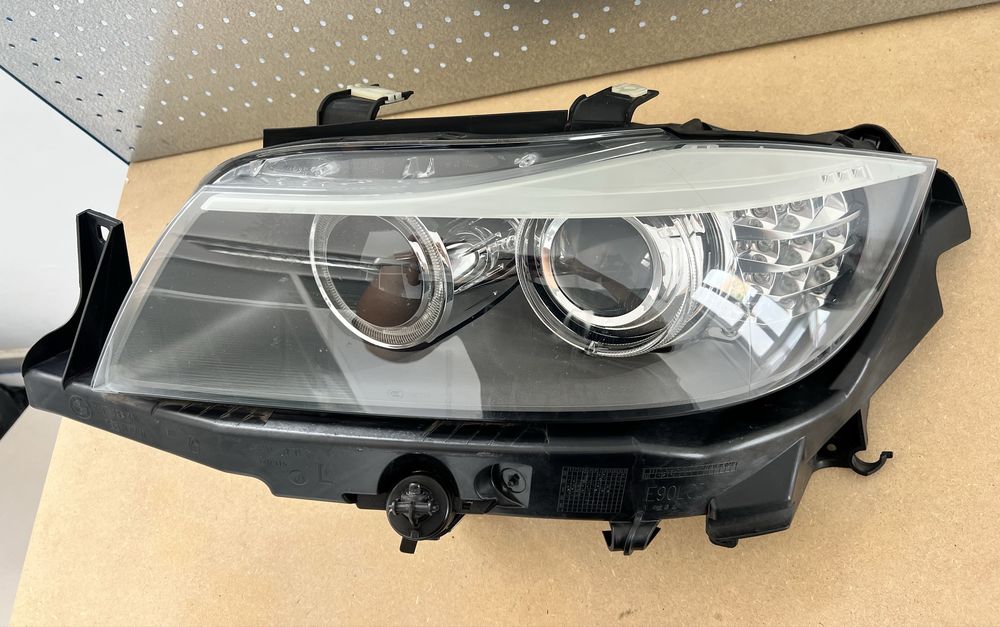 Farol esquero e direito BMW SÉRIE 3 TOURING (E91)