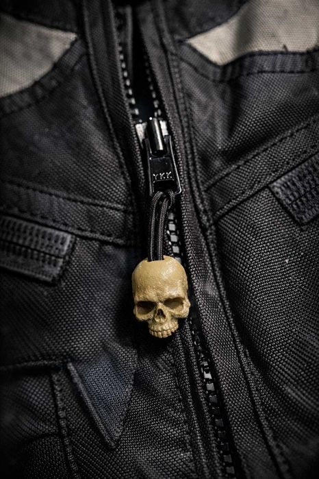 Брелок - пуллер на змейки