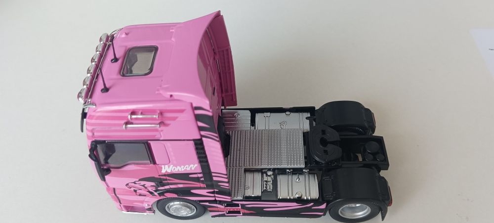 Camião MAN escala 1/43